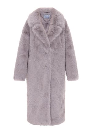 Abrigo de piel sintética en lavanda claro con un cuello tipo chal, mangas largas y un exterior suave y texturizado, con un corte recto y sin cierres visibles.