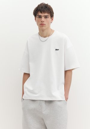 PULL&BEAR, SHORT SLEEVE WITH LOGO - SWEATSHIRT - T-Shirt basic - white