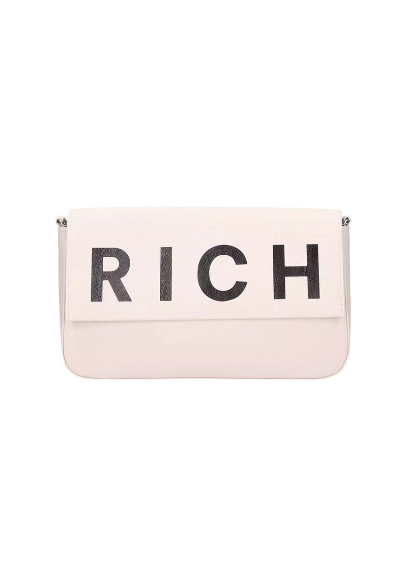 Borsa a mano piegata in pelle bianca. Caratteristica stampa nera "RICH" sul davanti. Texture liscia, forma rettangolare elegante.