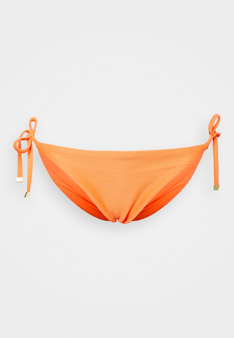 Parte de baixo de biquíni laranja com textura canelada, apresentando dois laços com detalhes em dourado de cada lado. Design simples e curvado.
