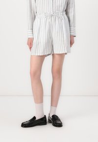 Tommy Hilfiger STRIPE PULL ON - Shorts - cloudy blue/ecru