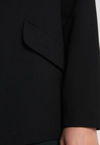 ONLY Petite Abrigo corto - black