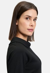 Betty Barclay MIT KRAGEN - Vardagsklänning - schwarz