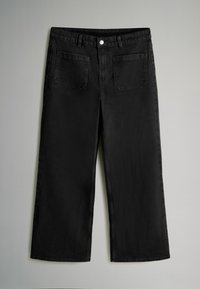 Schwarze Jeans im weit geschnittenen Stil aus Denim, mit einem Knopf- und Reißverschluss, zwei vorderen Taschen und zwei hinteren Taschen mit quadratischer Steppnaht.