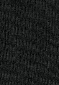 Mustast peenest pitskangast materjal, millel on ühtlane pind ilma eristuva mustri või kaunistusteta.