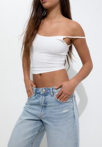 PULL&BEAR Shorts vaqueros - light-blue denim