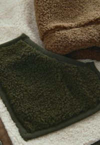 Next REGULAR FIT - Fleecejakke - ecru green