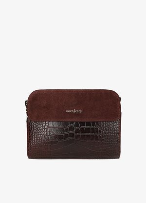 Borsa in pelle marrone con una parte superiore liscia e una texture a coccodrillo nella parte inferiore. Chiusura con zip e logo impresso sulla parte anteriore.
