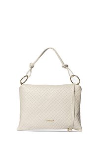 Cremfarbige, gewebte Lederhandtasche in rechteckiger Form, ausgestattet mit einem einzigen Griff, goldenen Hardware-Details und einem dezenten Logo auf der Vorderseite.