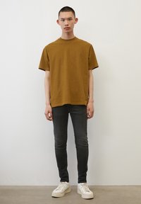 Marc O'Polo DENIM T-shirt básica - true brown