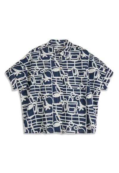 Chemise à manches courtes boutonnée avec un motif géométrique abstrait et botanique bleu marine et blanc, dotée d'une poche poitrine et d'un col classique.