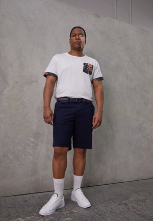 BROOKLYN BELT - Shorts - desert sky