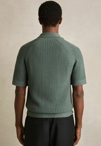 Reiss REGULAR FIT -  TEXTURED CUBAN-COLLAR - Hemd - pine green