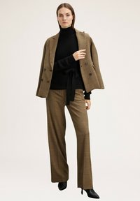 Motivi DOLCEVITA CON CINTURA IN VITA - Maglione - nero
