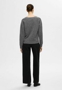 Selected Femme SLFLULU NEW V NECK - Vesta - medium grey melange
