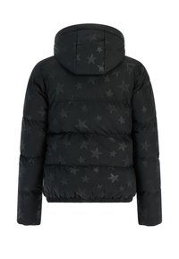 Zwarte gewatteerde jas met een sterrenpatroon, capuchon en elastische zoom. Het materiaal is glanzend en gewatteerd voor isolatie.
