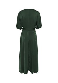 Groene satijnen jurk van middellange lengte met een ronde halslijn, korte pofmouwen en een gestrikt middel, met een zachte, vloeiende silhoutte.