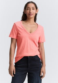 TOM TAILOR MIT V-AUSSCHNITT - Marškinėliai su spaudiniu - rosewood pink