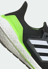 adidas Performance ULTRABOOST 22 czarny