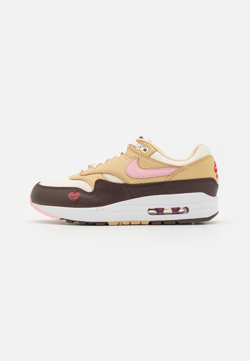 Nike Sportswear W NIKE AIR MAX 1 87 VDAY - Športni copati - sesame/med soft pink/coconut milk/baroque brown/gym red/white