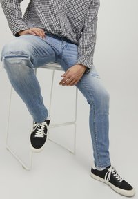 Jack & Jones JJIGLENN JJBLAIR GE NOOS - Vaqueros slim fit - blue denim