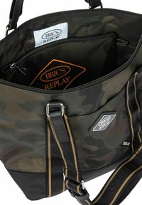 Bric's REPLAY CAMOUFLAGE - Bolso de mano - green camou
