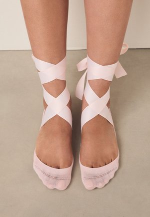 Trumpos sportinės kojinės - pink