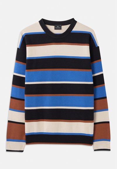 Suéter de punto con rayas horizontales en azul, negro, beige y marrón, con un cuello y puños de canalé. Textura de peso medio.