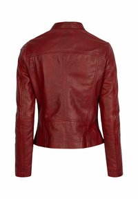 Rote Lederjacke mit tailliertem Schnitt, kleiner Kragen, langen Ärmeln und sichtbaren Nähten auf dem Rücken.
