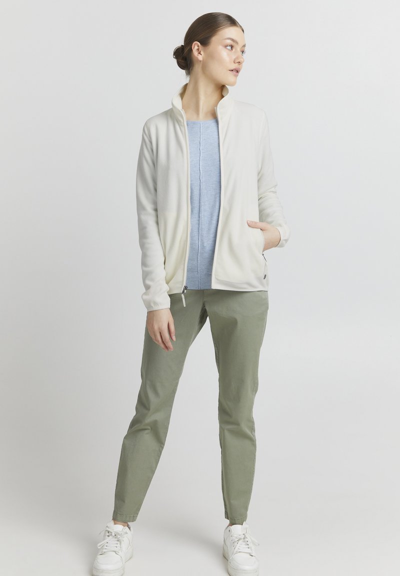Damen Sweatshirts | Oxmo OXRIKKA Fleecejacke cloud dancer/weiß - IA62110 Damen Sweatshirts | Oxmo OXRIKKA Fleecejacke cloud dancer/weiß - IA62110