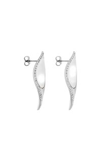 Srebrne kolczyki o falistym wzorze, z rzędem małych przezroczystych kryształków wzdłuż jednej krawędzi. Gładka, połyskująca powierzchnia i proste zapięcie na sztyft.