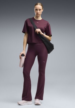 Puma, W CLOUDSPUN RELAXED TEE - Спортна тениска - ruby noir heather