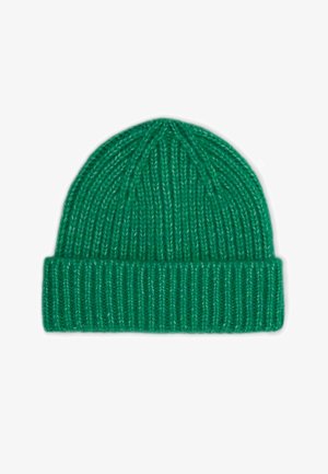 Gebreide beanie in een levendige groene kleur, met een geribbelde textuur, een omgevouwen rand en een afgeronde topontwerp. Gemaakt van zacht, warm materiaal.