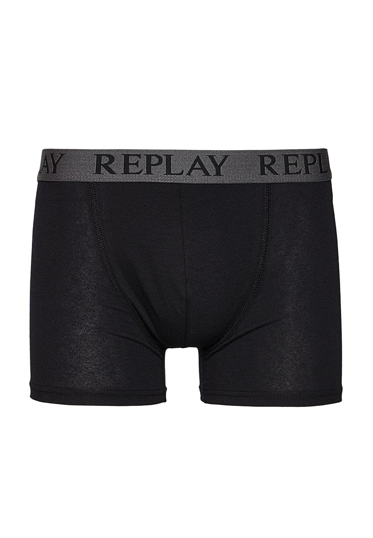 Schwarze Boxerbriefs mit glatter Textur, ausgestattet mit einem grauen Bund, der mit "REPLAY" in schwarzer Schrift versehen ist. Klassisches, körperbetontes Design.