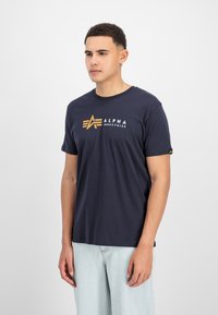 Alpha Industries LABEL - Marškinėliai su spaudiniu - blue