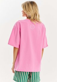 NAOKO Triko s potiskem - pink