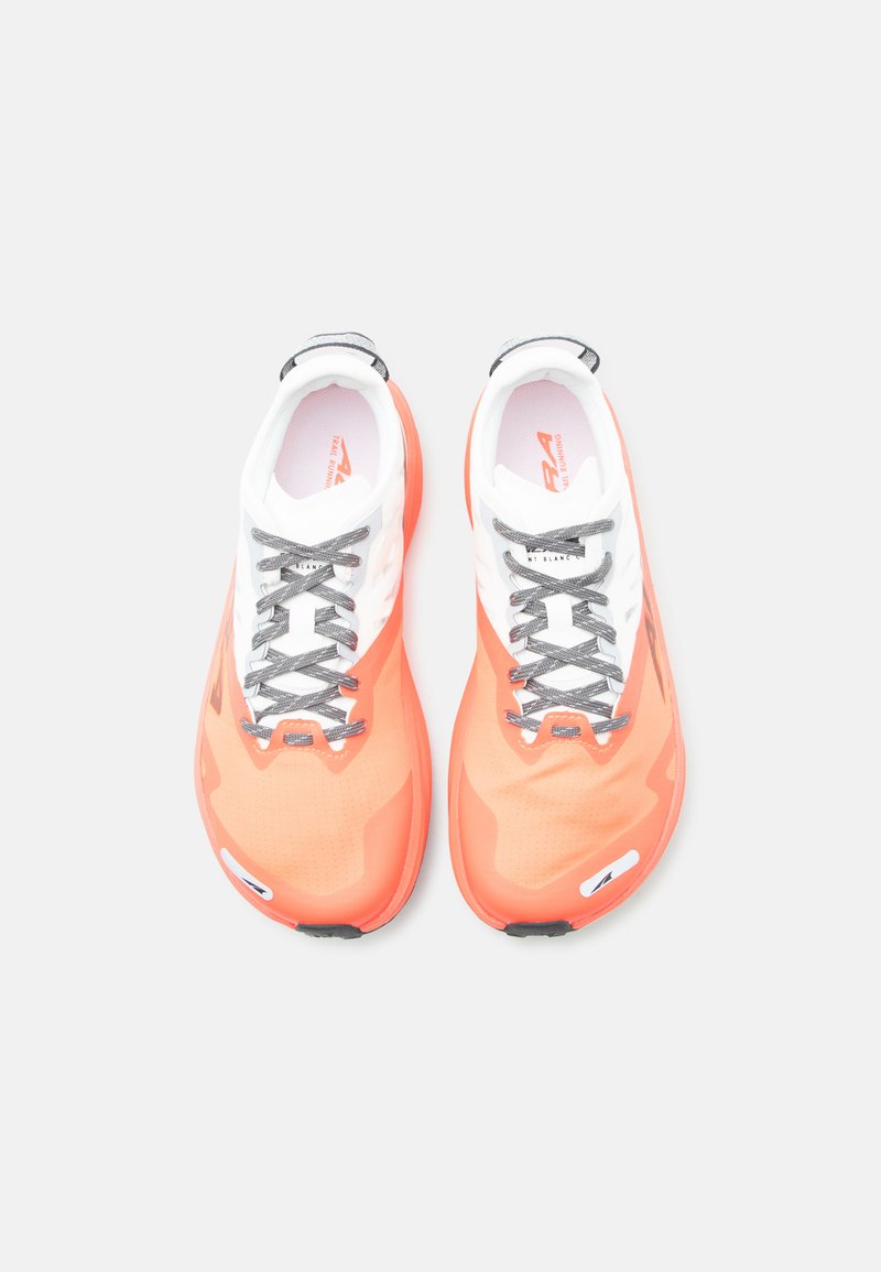 Altra MONT BLANC CARBON - Trail running shoes - white/coral  display picture 2