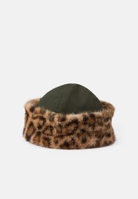 LOUISE - Čiapka - rosin green