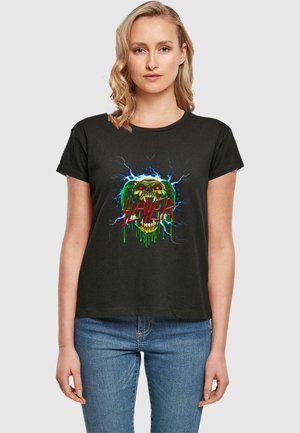 Sort bomulds T-shirt med et livligt, grafisk kraniumdesign med grønne dryp og elektrisk blå accenter, ledsaget af rød tekst "Slayer."