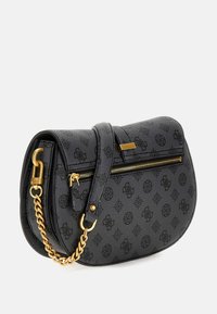 Borsa a mano in pelle nera con motivo impresso, tracolla in catena dorata, tasca con zip e silhouette curva. Superficie testurizzata per una presa migliore.