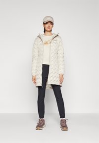 Columbia DELTA RIDGE™ LONG JACKET - Abrigo de plumas - dark stone