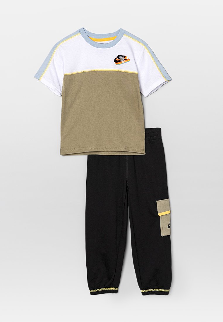 Nike Sportswear T-shirt print zwart Nike Sportswear T-shirt print zwart