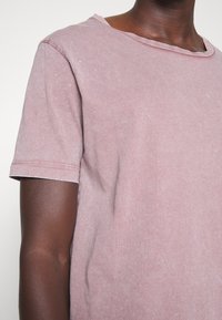 Lee SHAPED TEE - T-shirt básica - purple storm