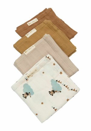 Four folded muslin cloths in brown, mustard, beige, and white with giraffe, cloud, and star patterns, each with a fabric label.