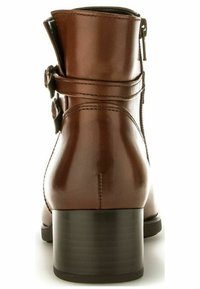 Braune Leder-Ankle-Boots mit glatt glänzender Oberfläche, seitlichem Reißverschluss, Schnallenakzent und stabiler schwarzer gestapelter Absatz. Klassisches Design und Form.