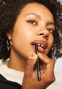 KIKO Milano SMART FUSION LIP PENCIL - Konturówka do ust