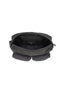 Borsa in pelle nera con zip sulla parte superiore, dotata di un ampio interno e due scomparti imbottiti per una maggiore protezione. Etichetta Strellson all'interno.
