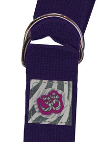 Correa textil púrpura con un anillo de metal plateado y un parche rectangular con un patrón de remolino en blanco y negro y un símbolo rosa.