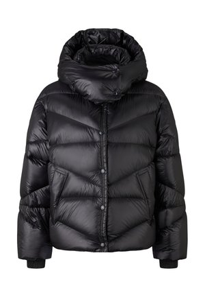 Czarna kurtka puchowa z wysokim kołnierzem i zapięciem na guziki, o połyskującej powierzchni, z poziomymi i w kształcie chevron wzorami pikowania oraz ściągaczami przy rękawach.
