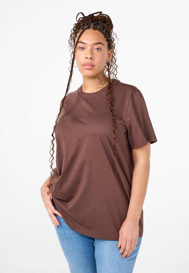 Zizzi MIT RUNDHALSAUSSCHNITT - T-shirt - bas - chocolate martini